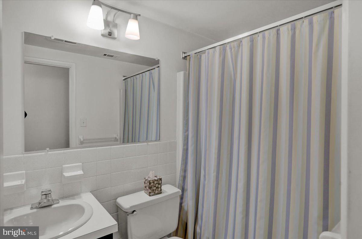 FLYING HILLS - Residential