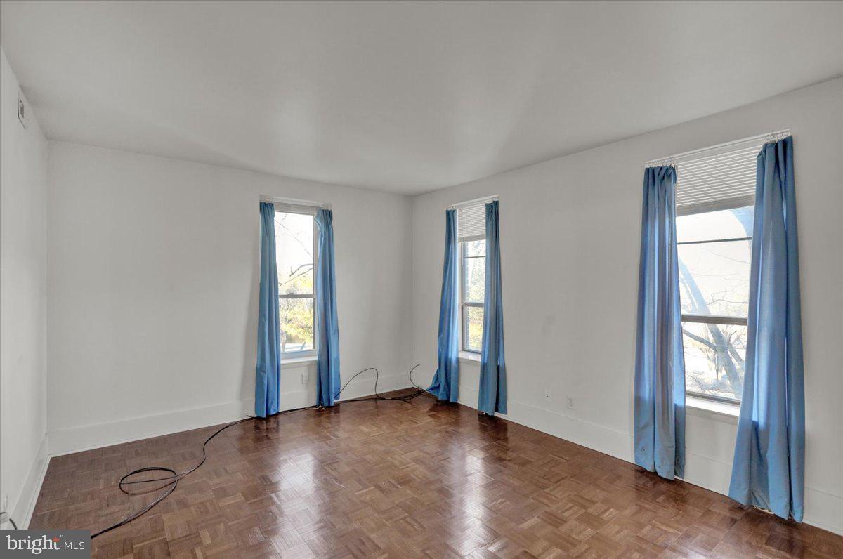 FLYING HILLS - Residential