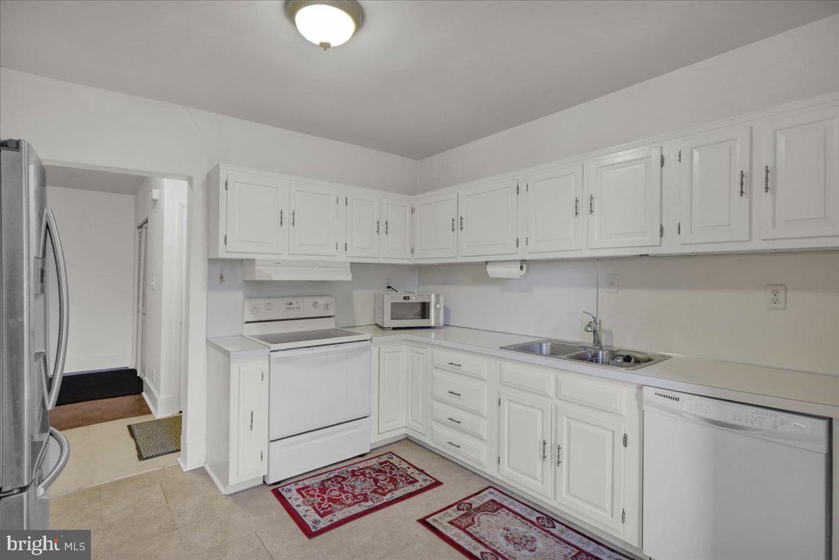 FLYING HILLS - Residential