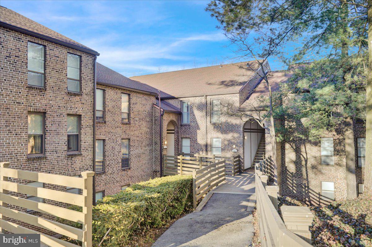 FLYING HILLS - Residential