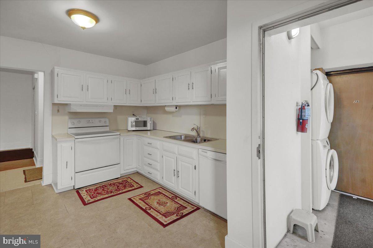 FLYING HILLS - Residential