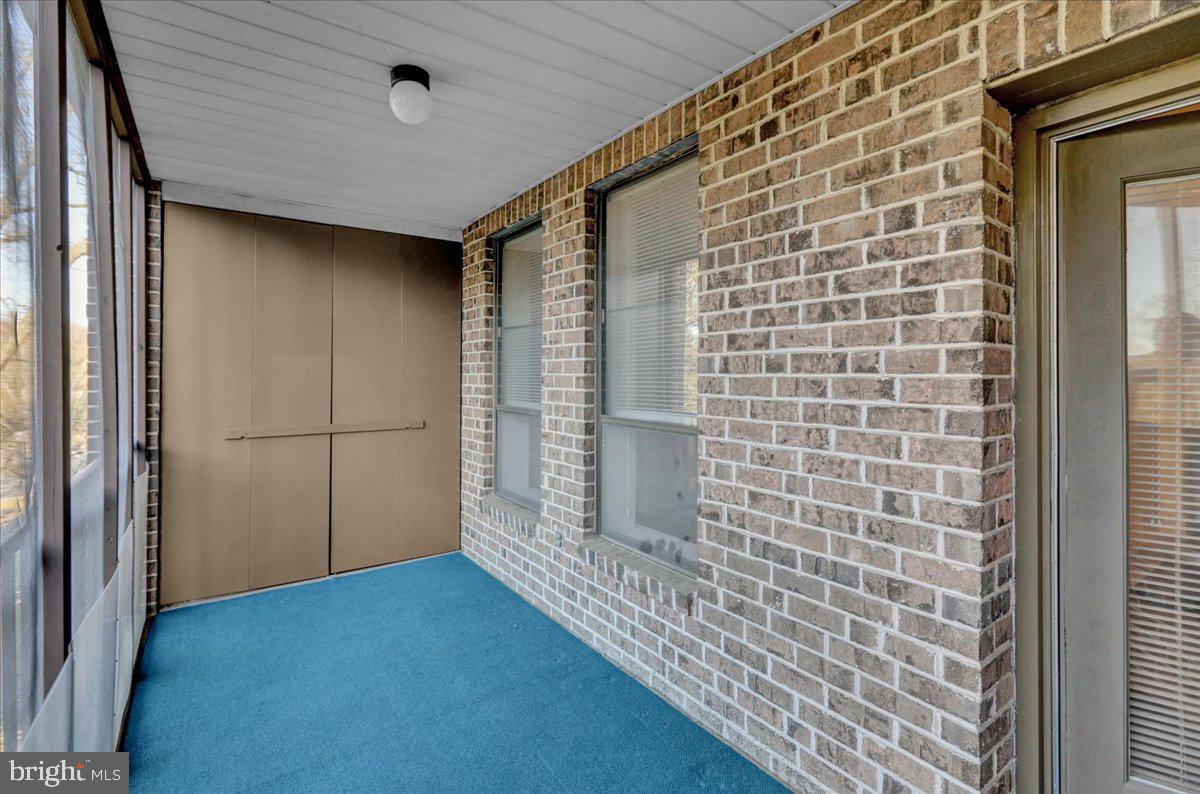 FLYING HILLS - Residential