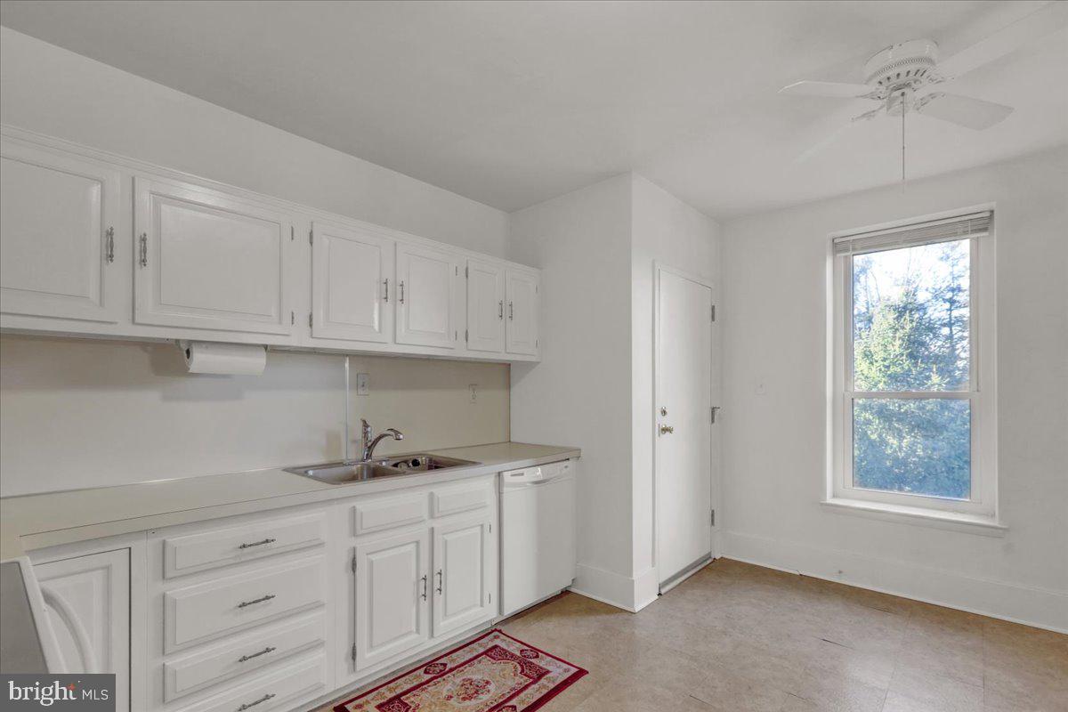 FLYING HILLS - Residential