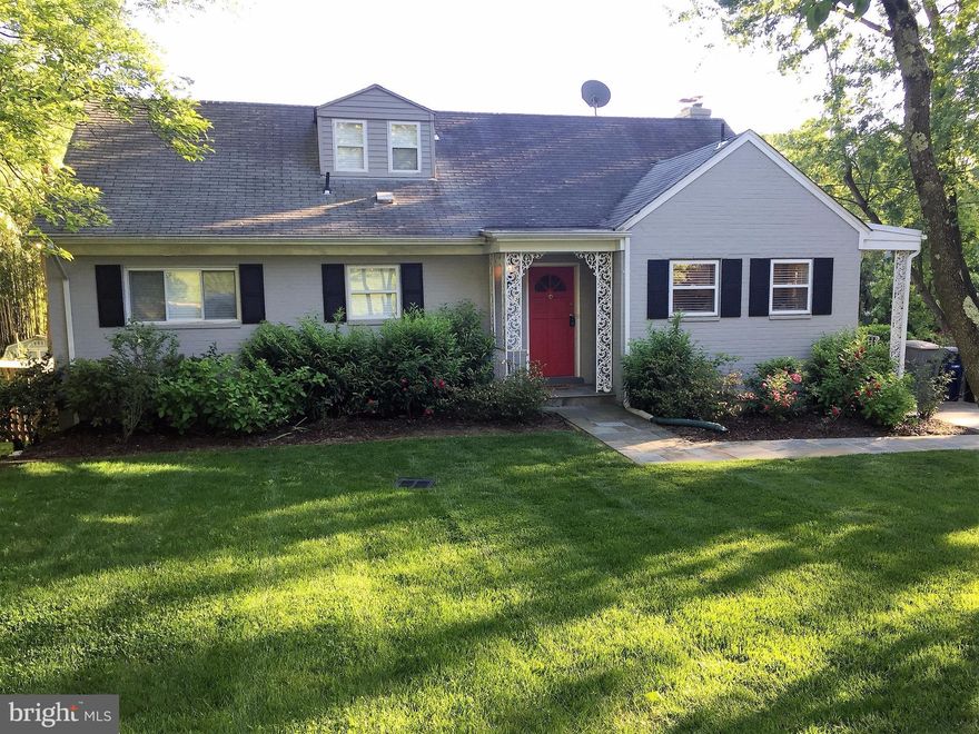 MOTIVATED SELLERS! Spacious 3 level home on beautiful lot. Kitchen expanded & remodeled, SS appliances & granite counters. ML features-entry foyer,  Master w/ private BA. Hardwood floors on ML&UL.Finished walk out basement w/ great ceiling height, large rec room, fifth BR, plus separate bonus room, full BA, storage, HVAC & laundry. Bigger inside than appears outside!