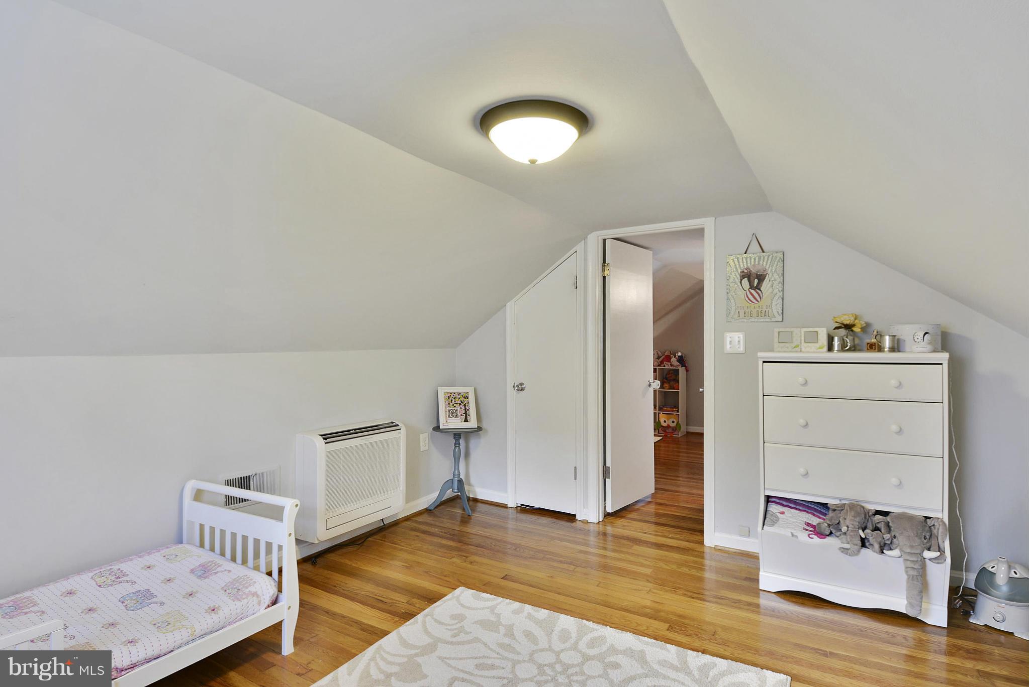 SLEEPY HOLLOW MANOR - Residential