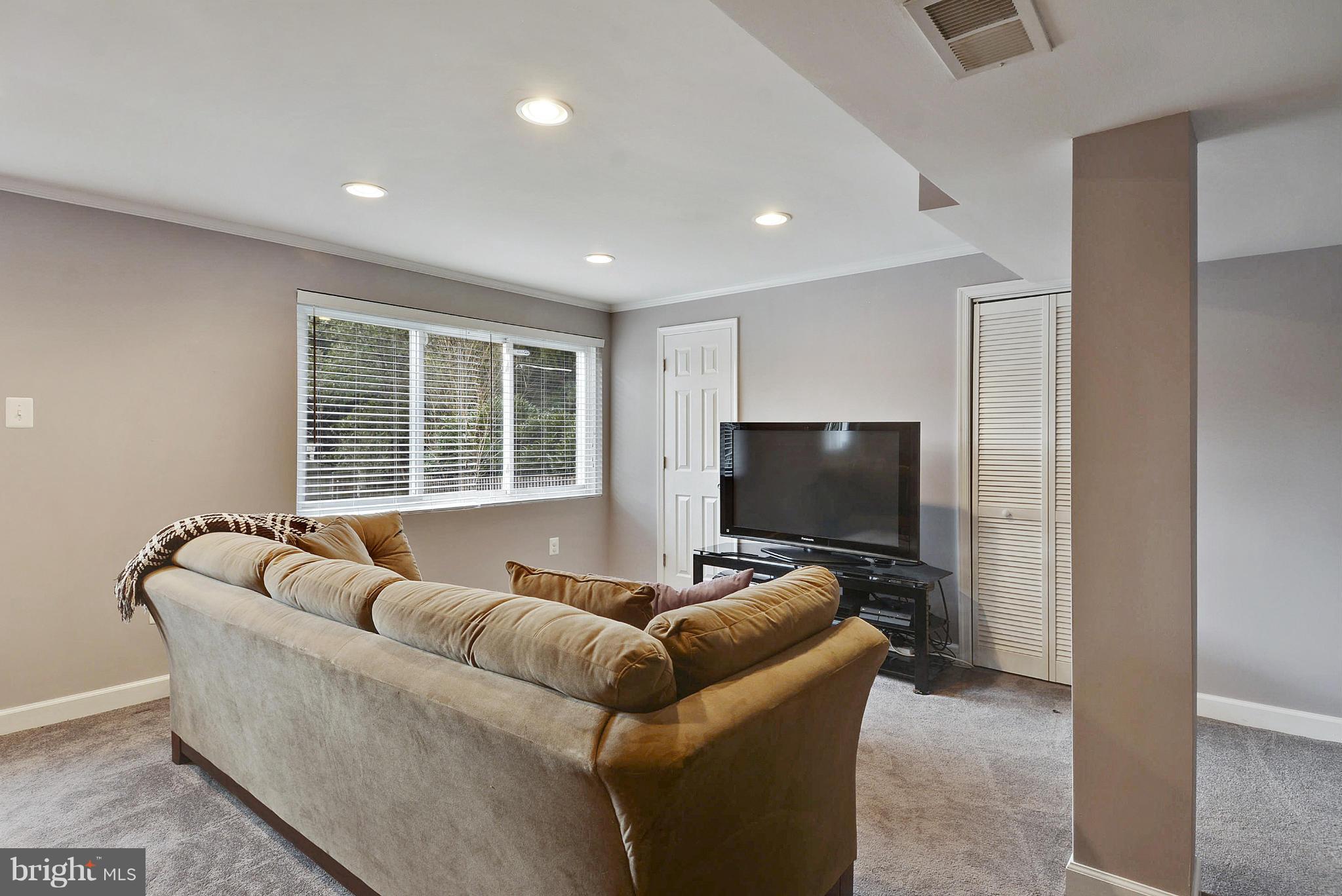 SLEEPY HOLLOW MANOR - Residential