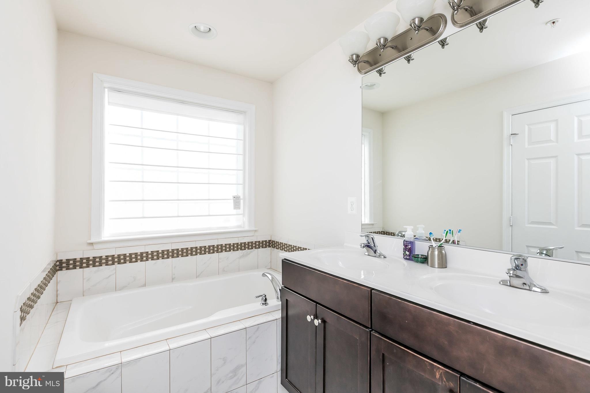 CAMDEN CROSSING - Residential