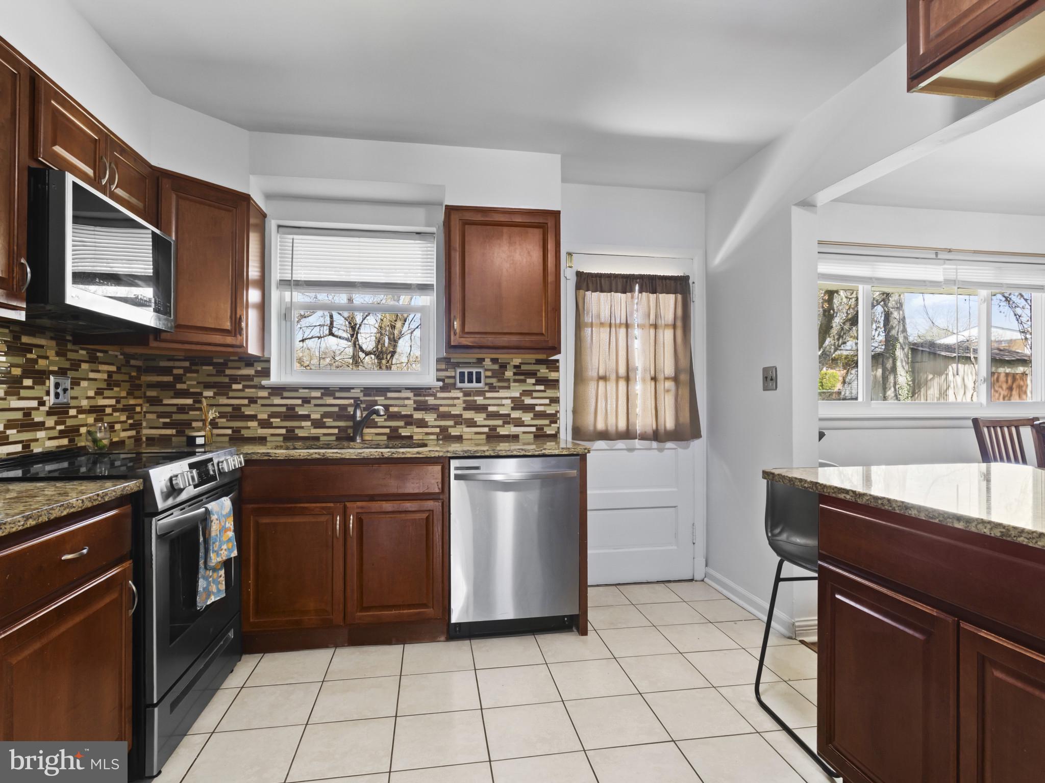 BRINKLEY MANOR - Residential