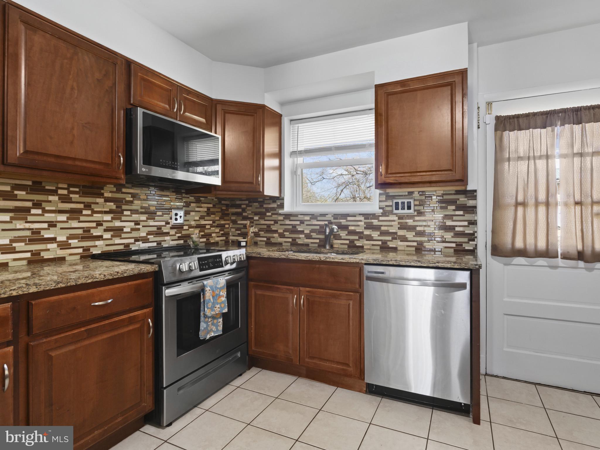 BRINKLEY MANOR - Residential