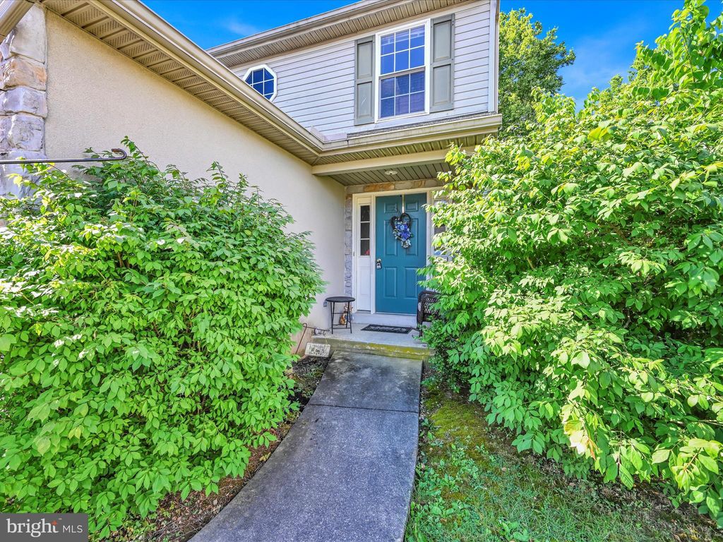 Photo of 112 Moorland Court, Lititz, PA 17543 (MLS # PALA2052886)