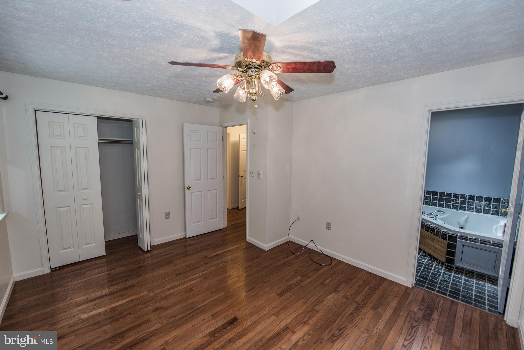 ROUSE MT - Residential