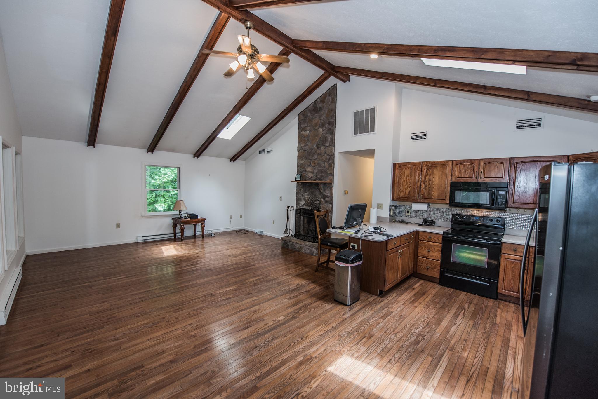 ROUSE MT - Residential