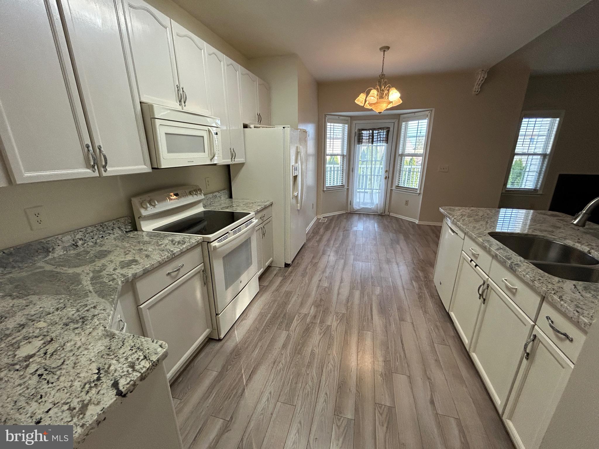 LAUREL RIDGE - Residential