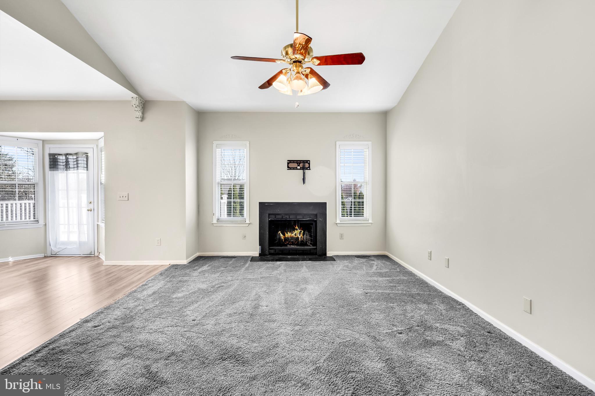 LAUREL RIDGE - Residential