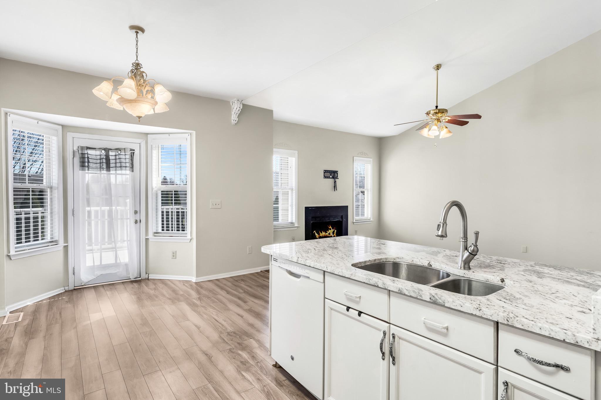 LAUREL RIDGE - Residential