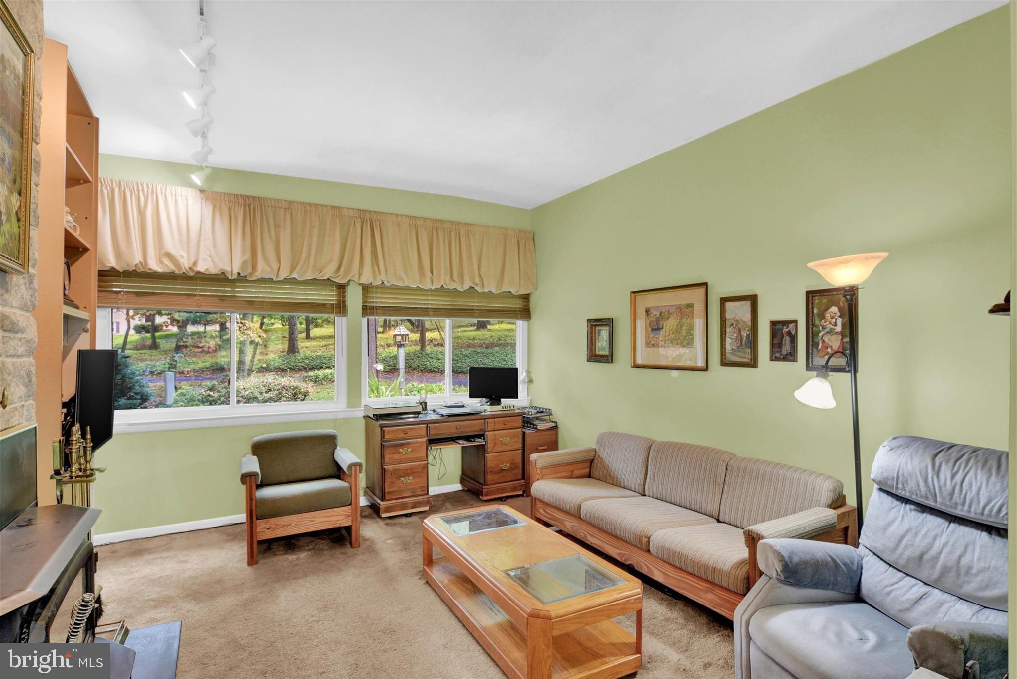 CAVESWOOD - Residential