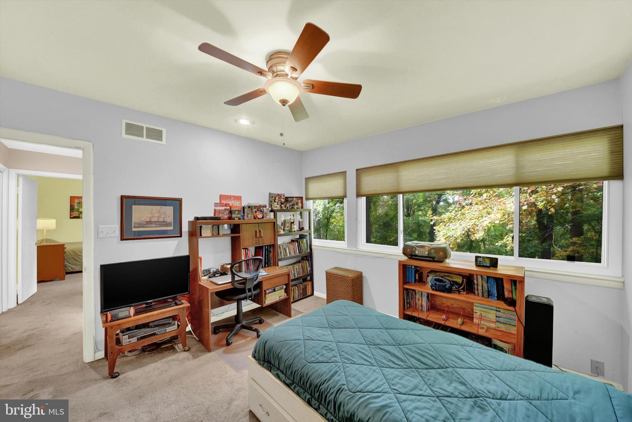 CAVESWOOD - Residential