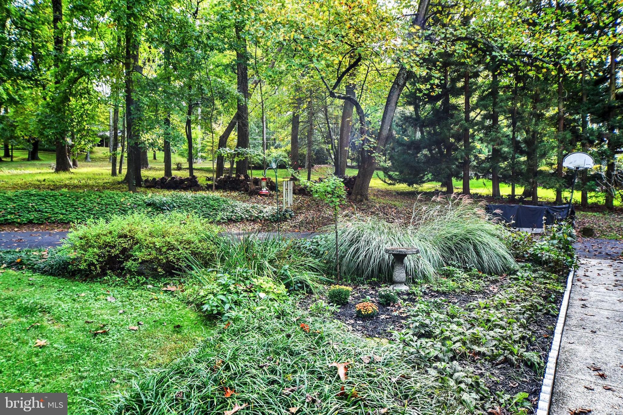 CAVESWOOD - Residential