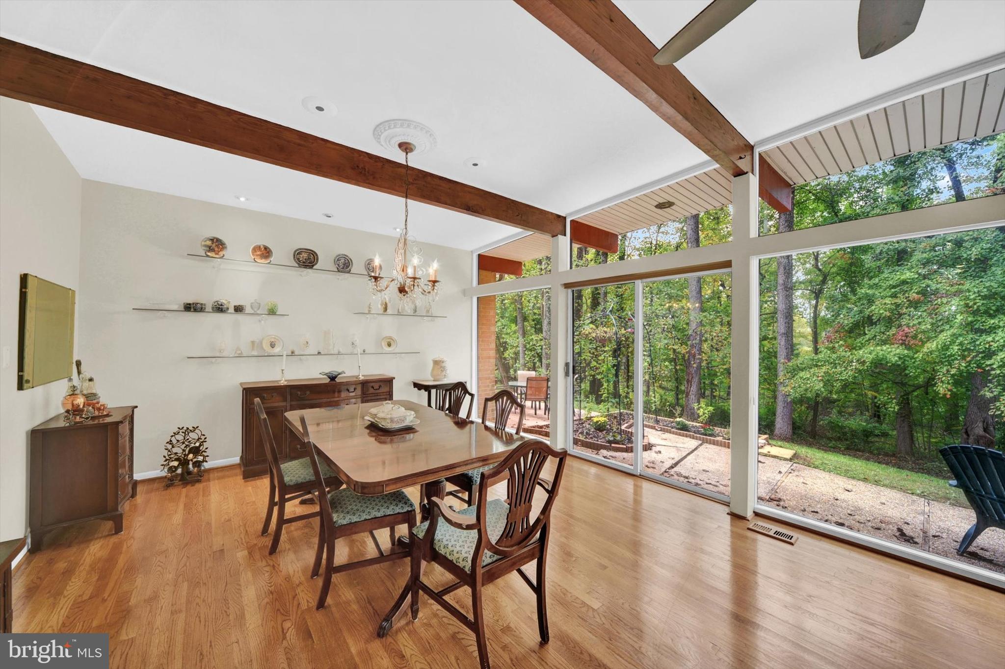 CAVESWOOD - Residential