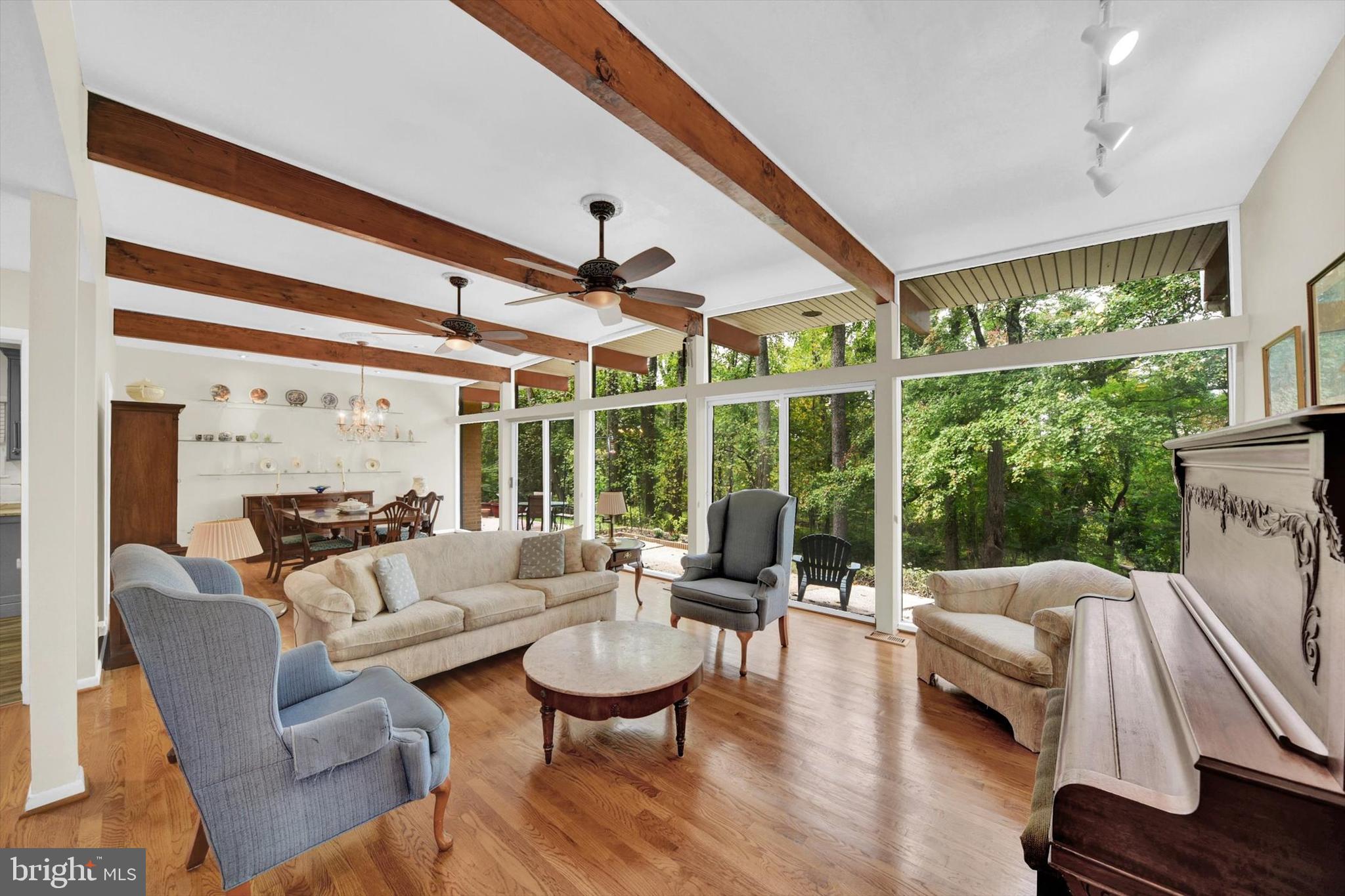 CAVESWOOD - Residential