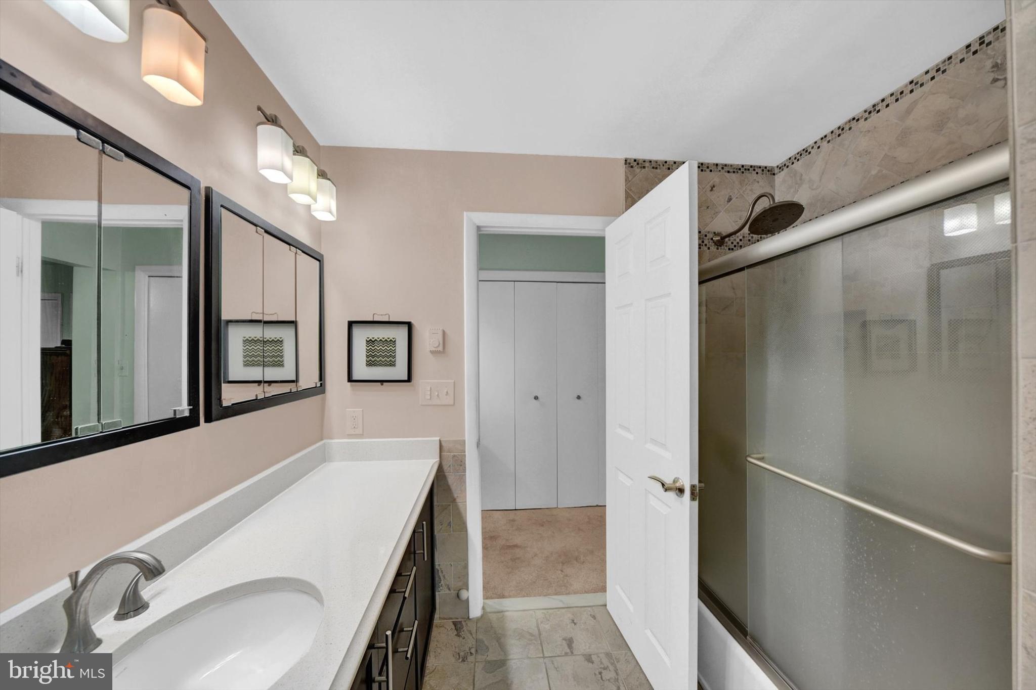 CAVESWOOD - Residential