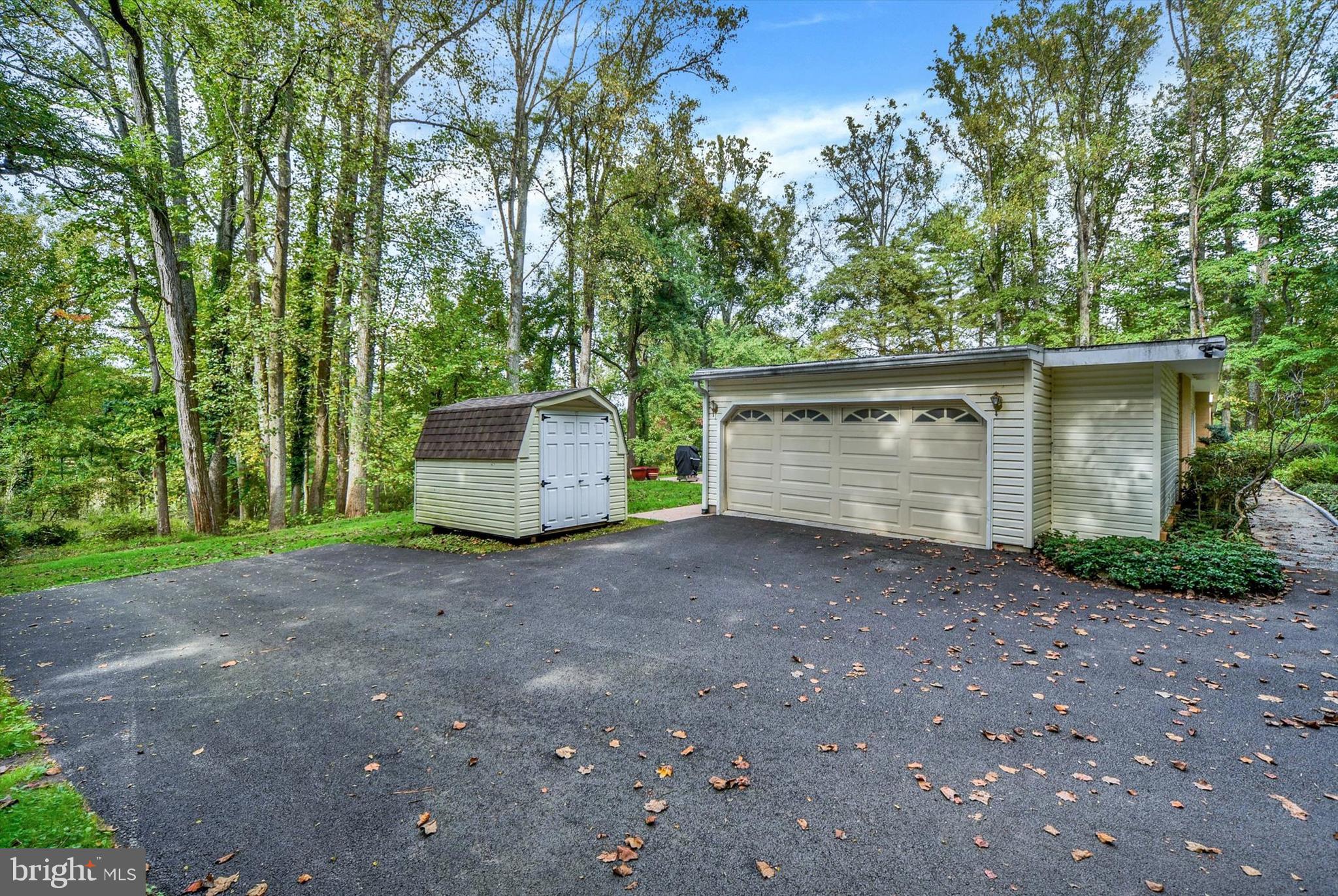 CAVESWOOD - Residential