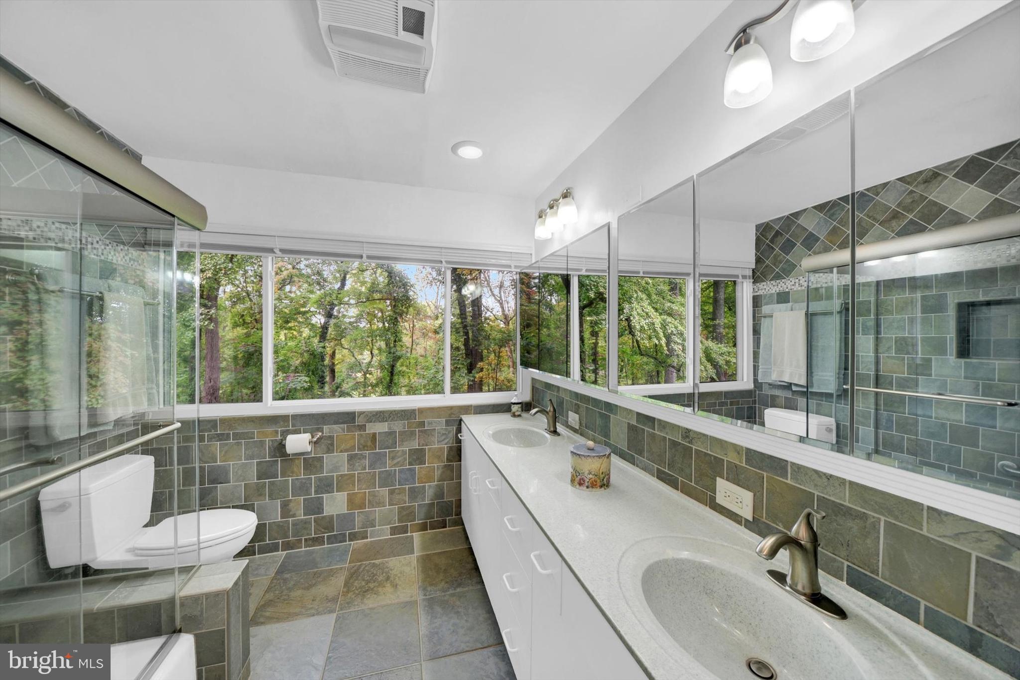 CAVESWOOD - Residential