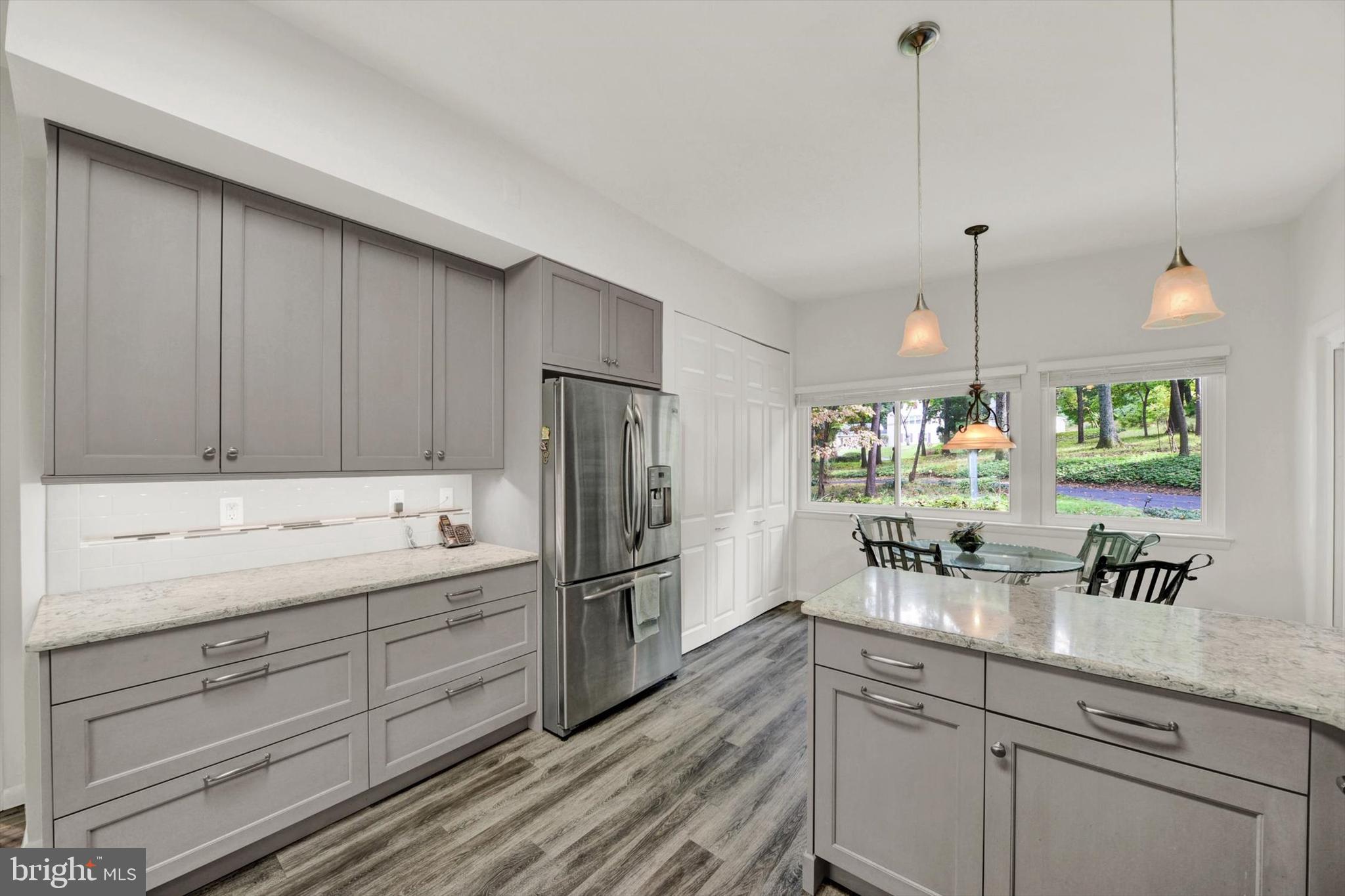 CAVESWOOD - Residential