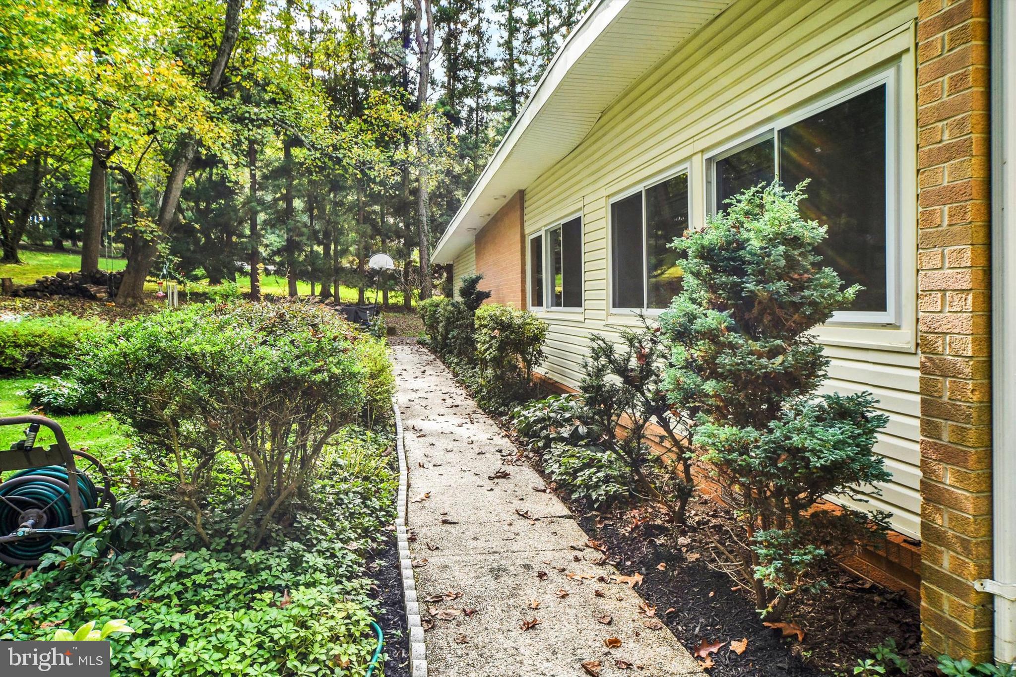 CAVESWOOD - Residential