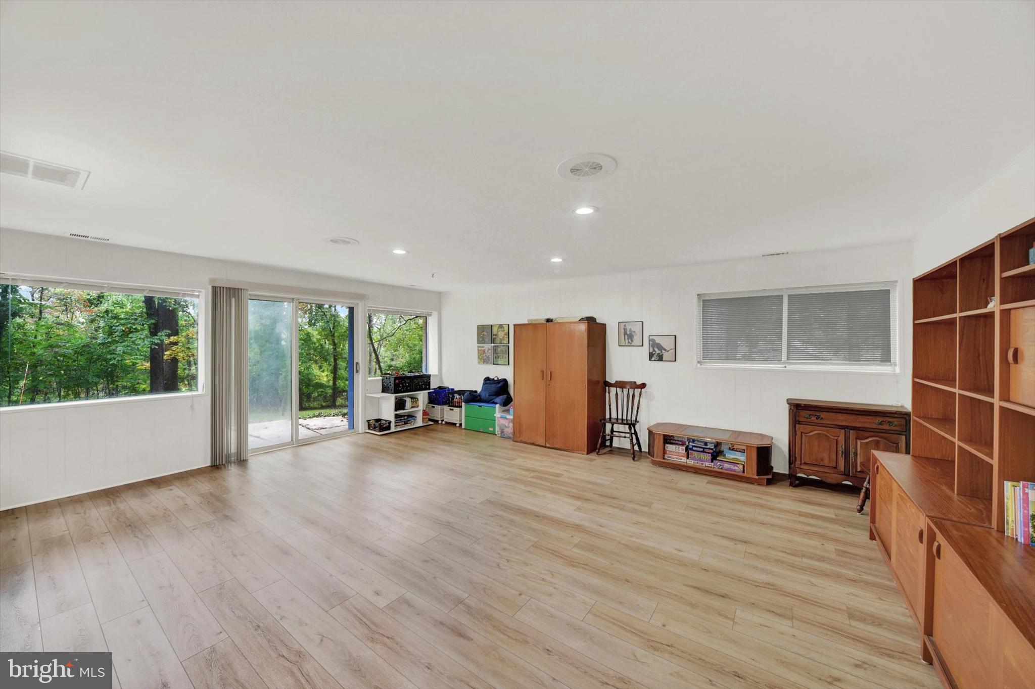 CAVESWOOD - Residential