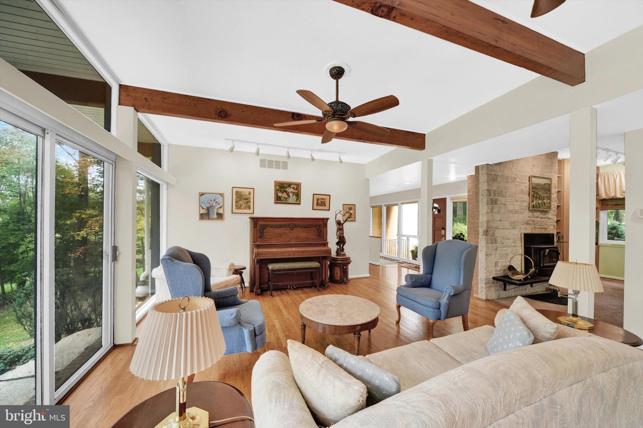 CAVESWOOD - Residential