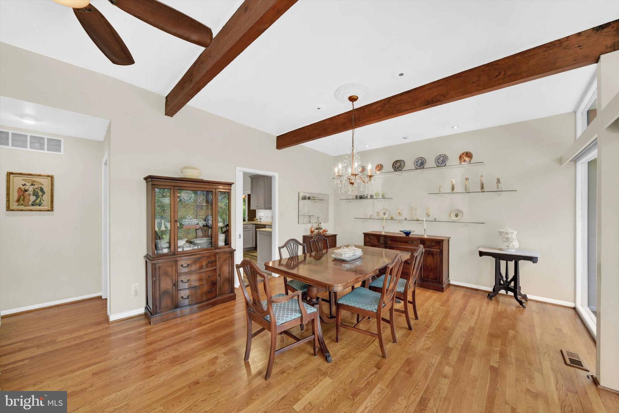 CAVESWOOD - Residential