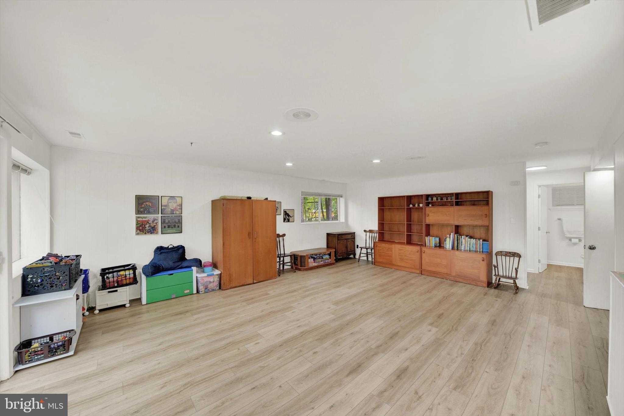 CAVESWOOD - Residential