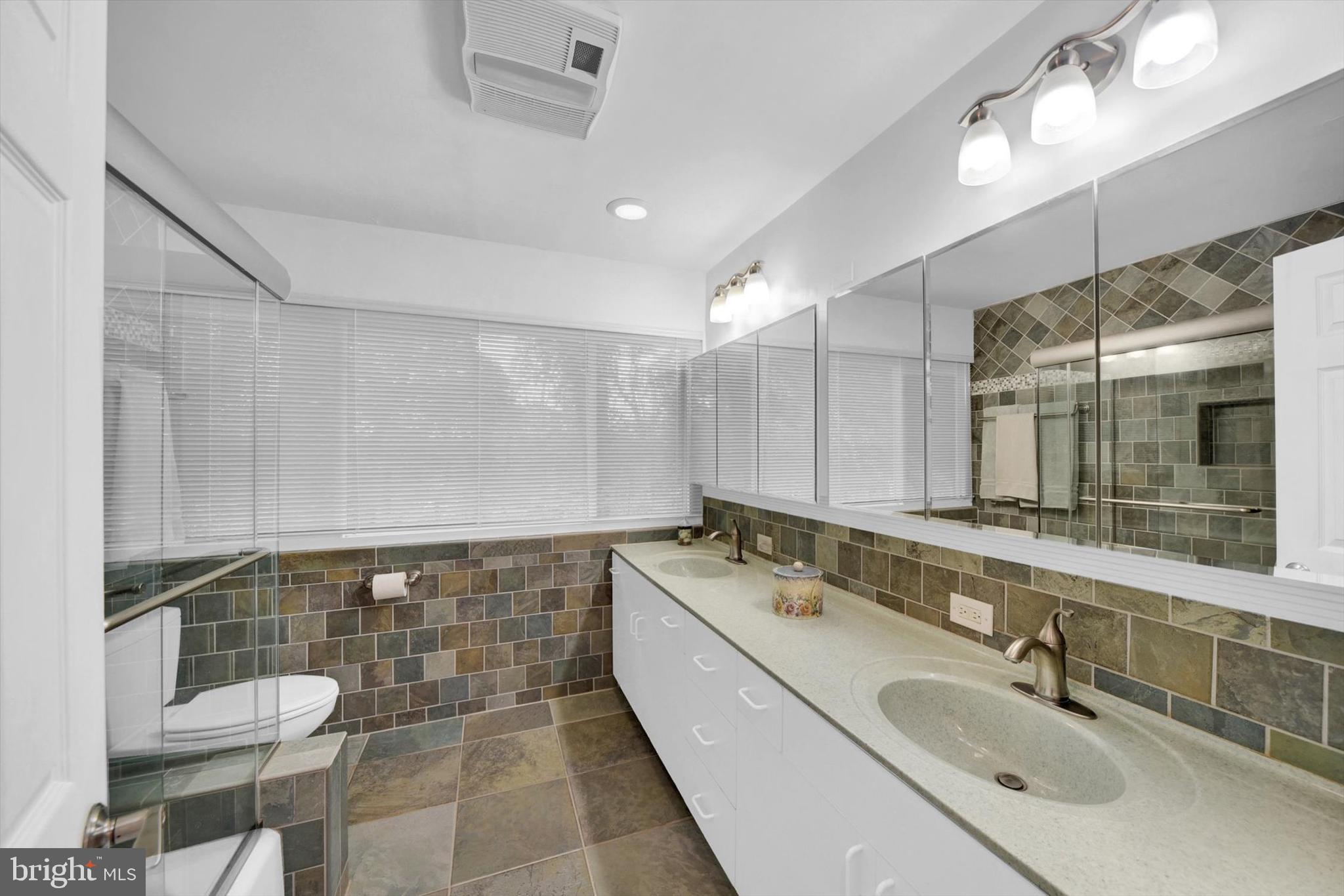 CAVESWOOD - Residential