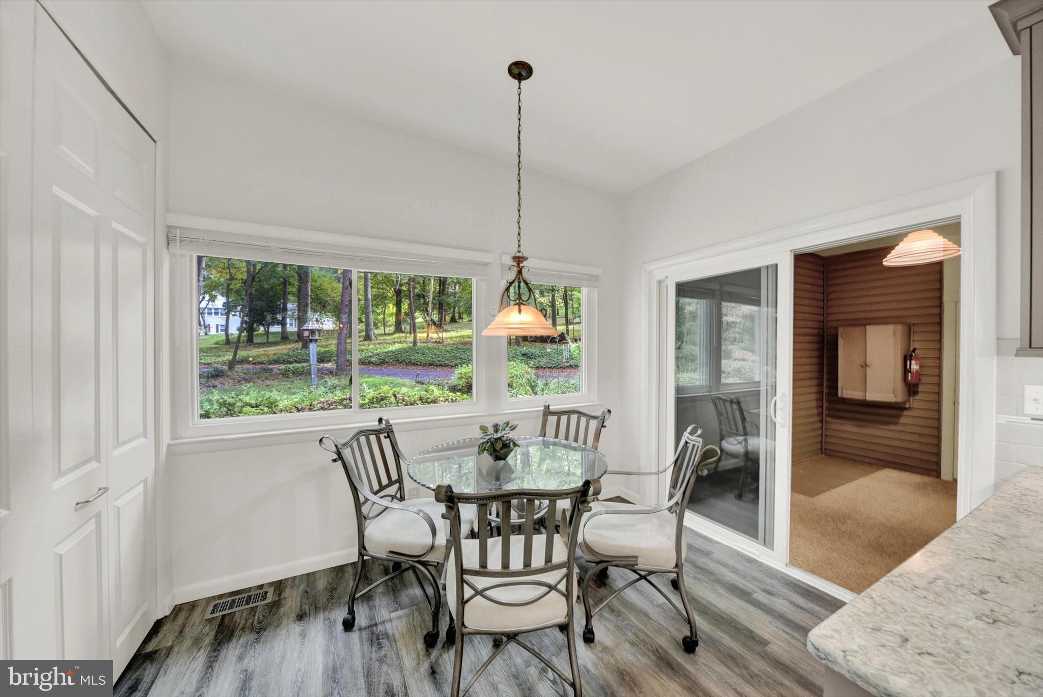 CAVESWOOD - Residential