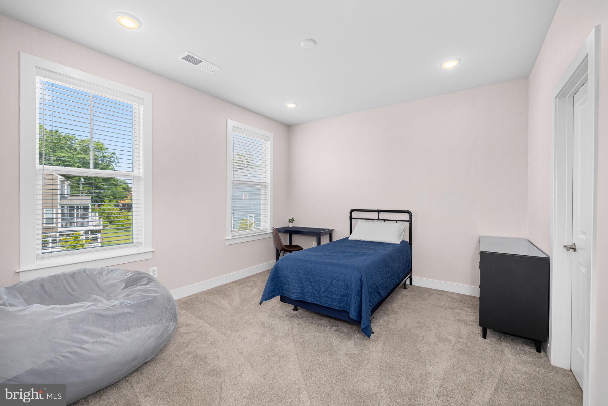 MASON PARK - Residential