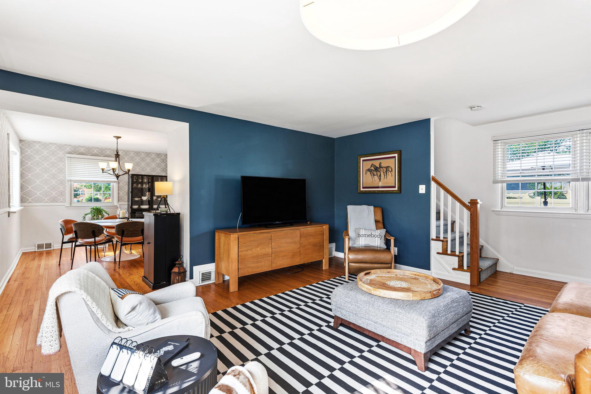 319 CRESTWOOD AVENUE