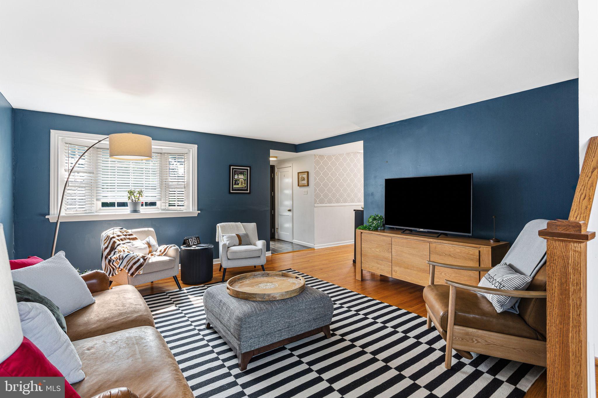 319 CRESTWOOD AVENUE