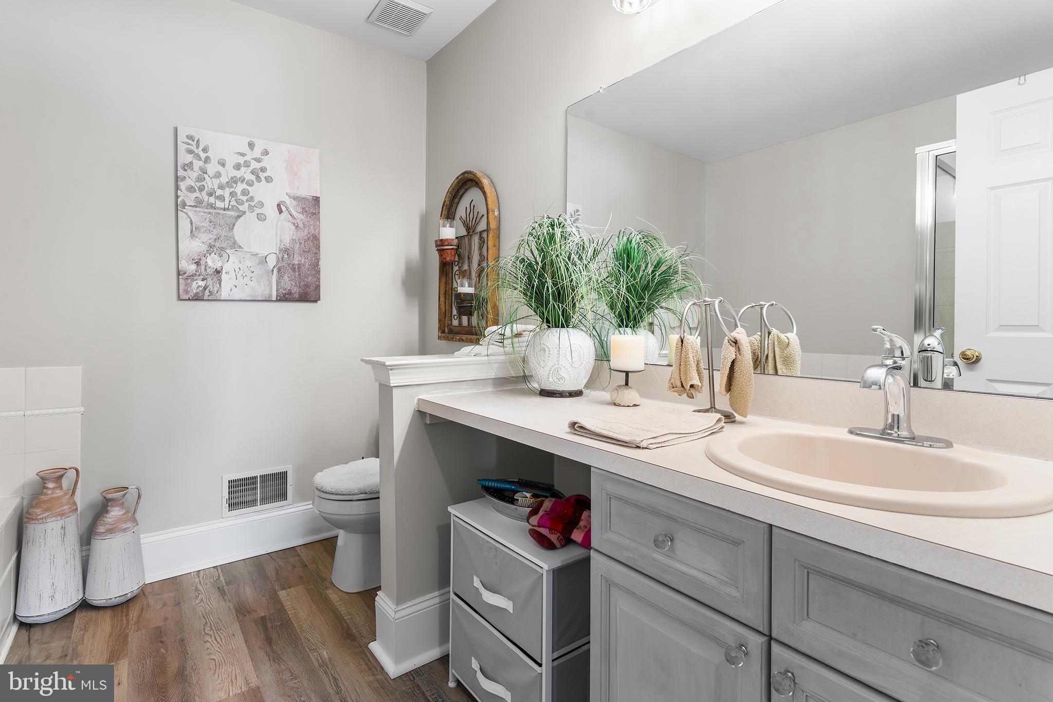 INDIAN CREEK - Residential