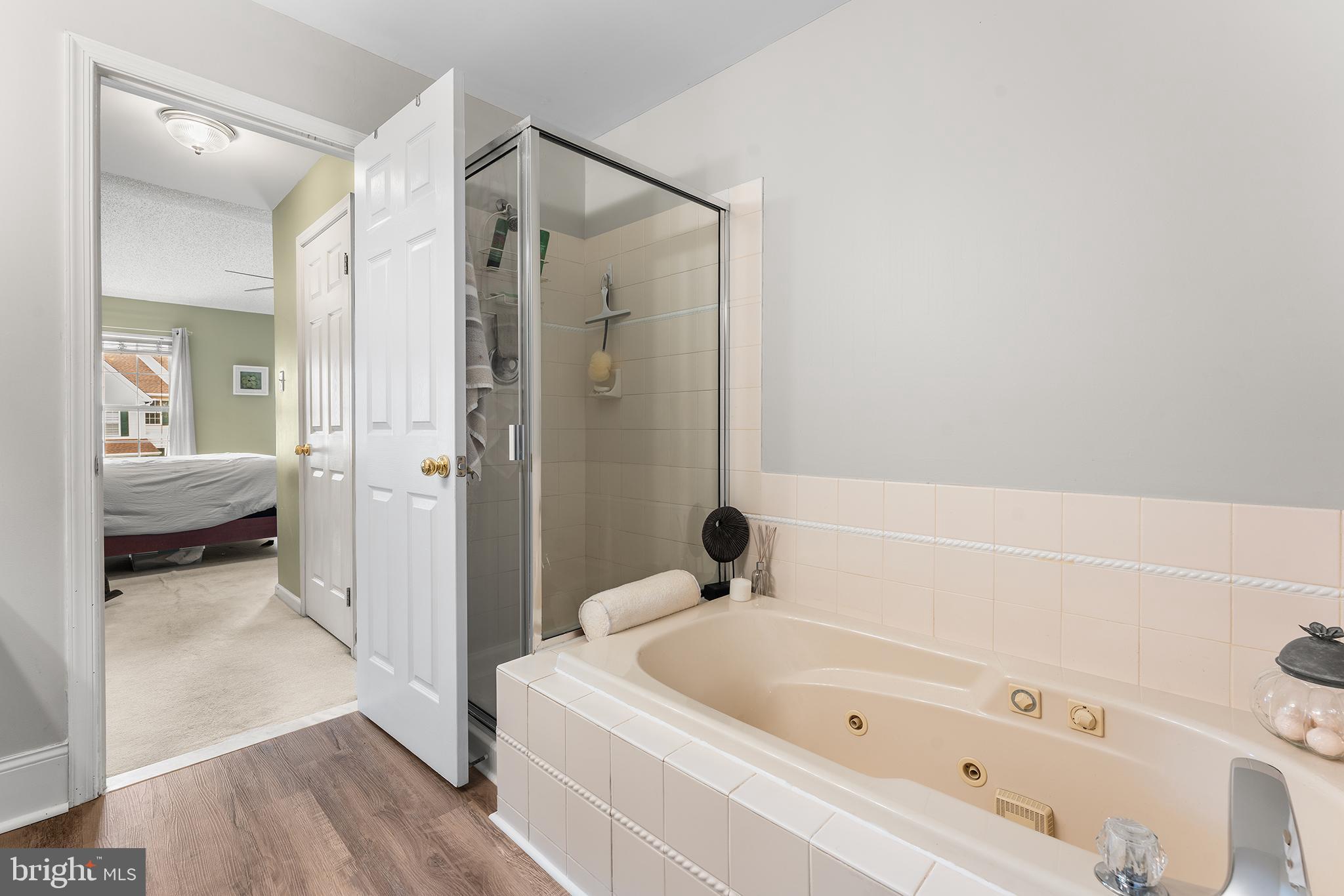 INDIAN CREEK - Residential