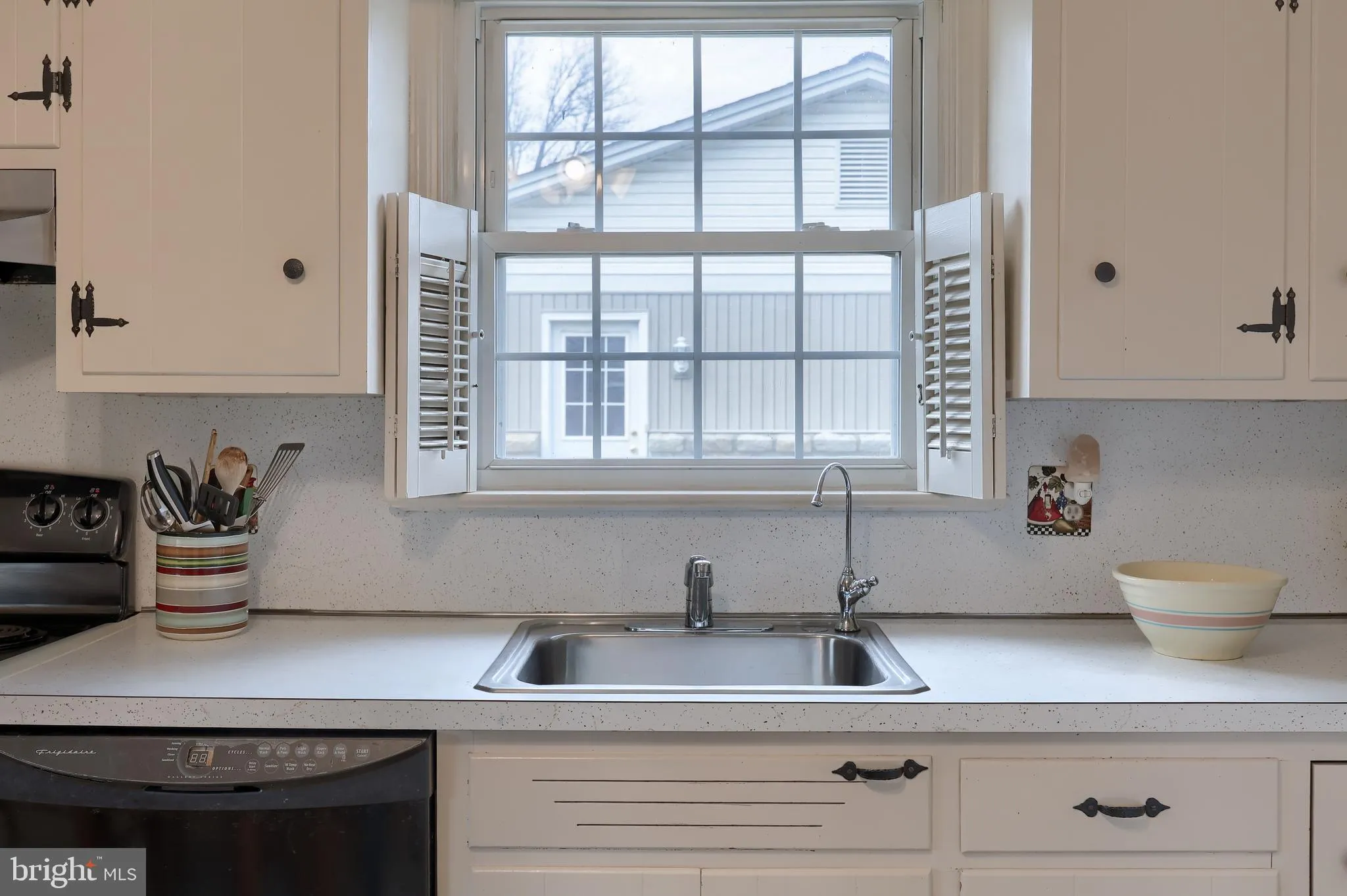 Lancaster, Pennsylvania 17601, United States, 4 Bedrooms Bedrooms, ,3 BathroomsBathrooms,Residential,Coming Soon,79958