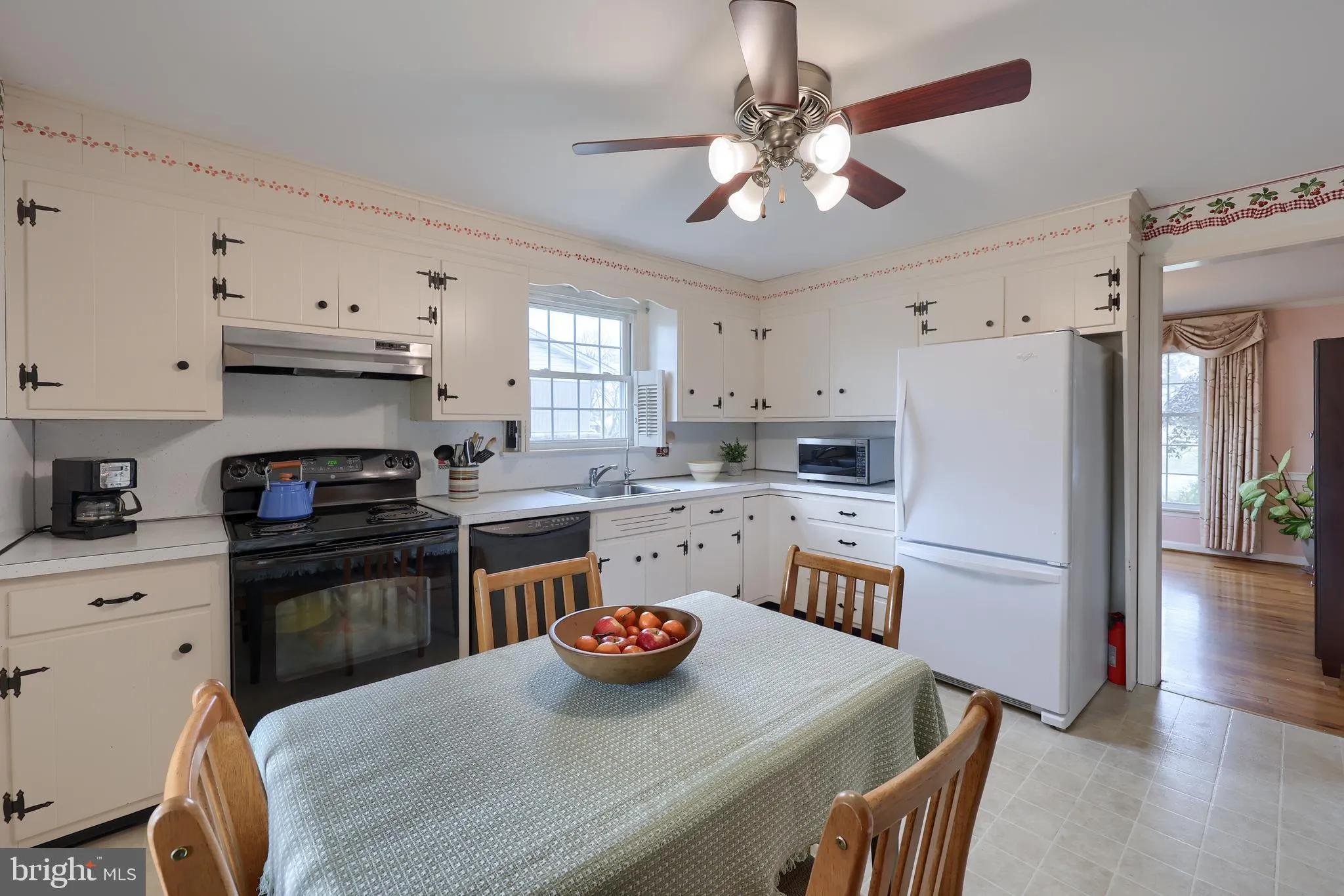 Lancaster, Pennsylvania 17601, United States, 4 Bedrooms Bedrooms, ,3 BathroomsBathrooms,Residential,Coming Soon,79958