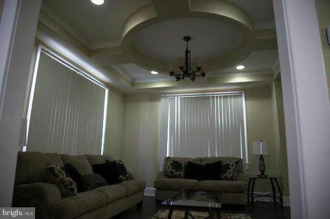 GLEN OAKS - Residential