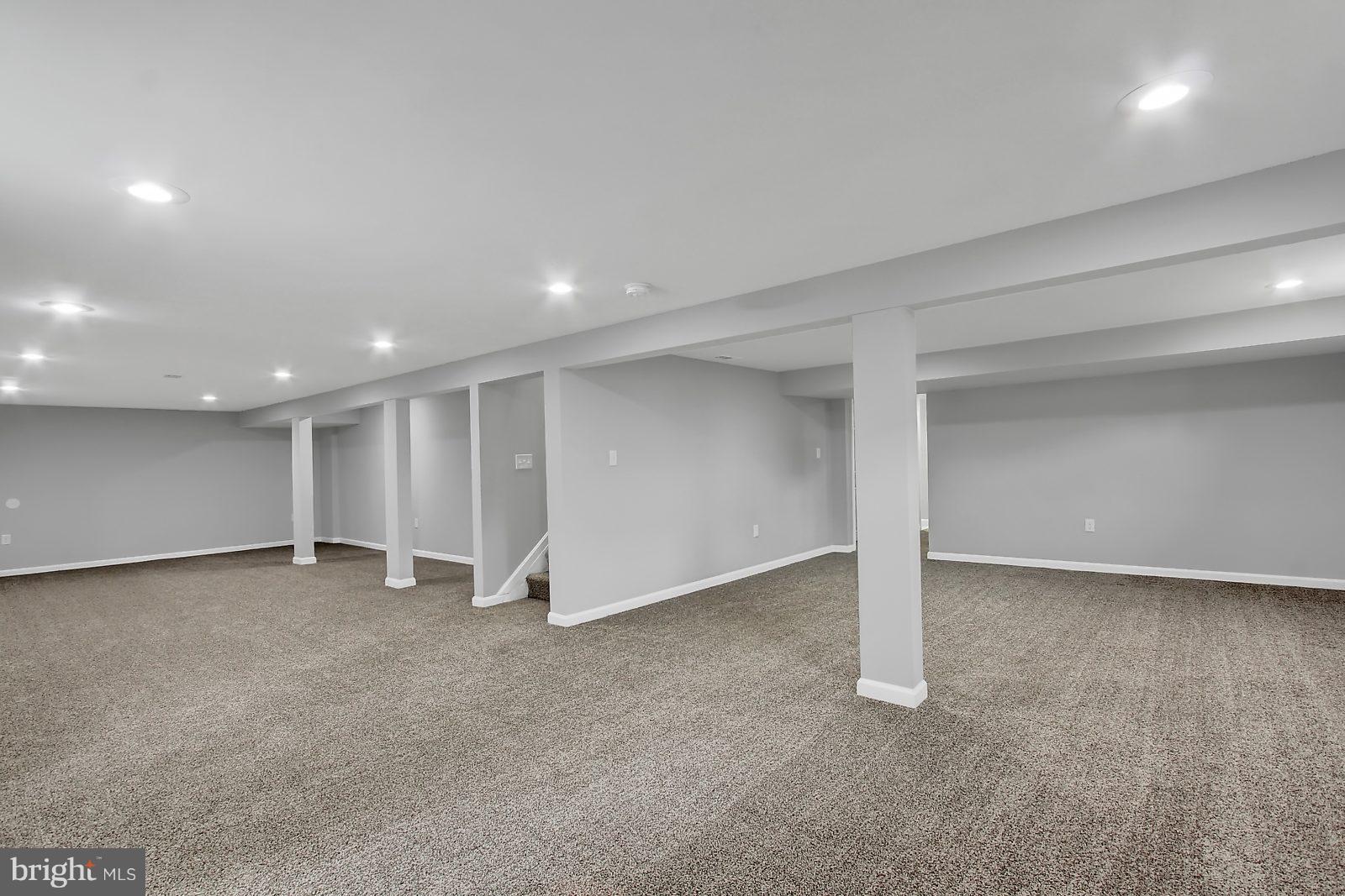 HILLCREST MANOR - Residential