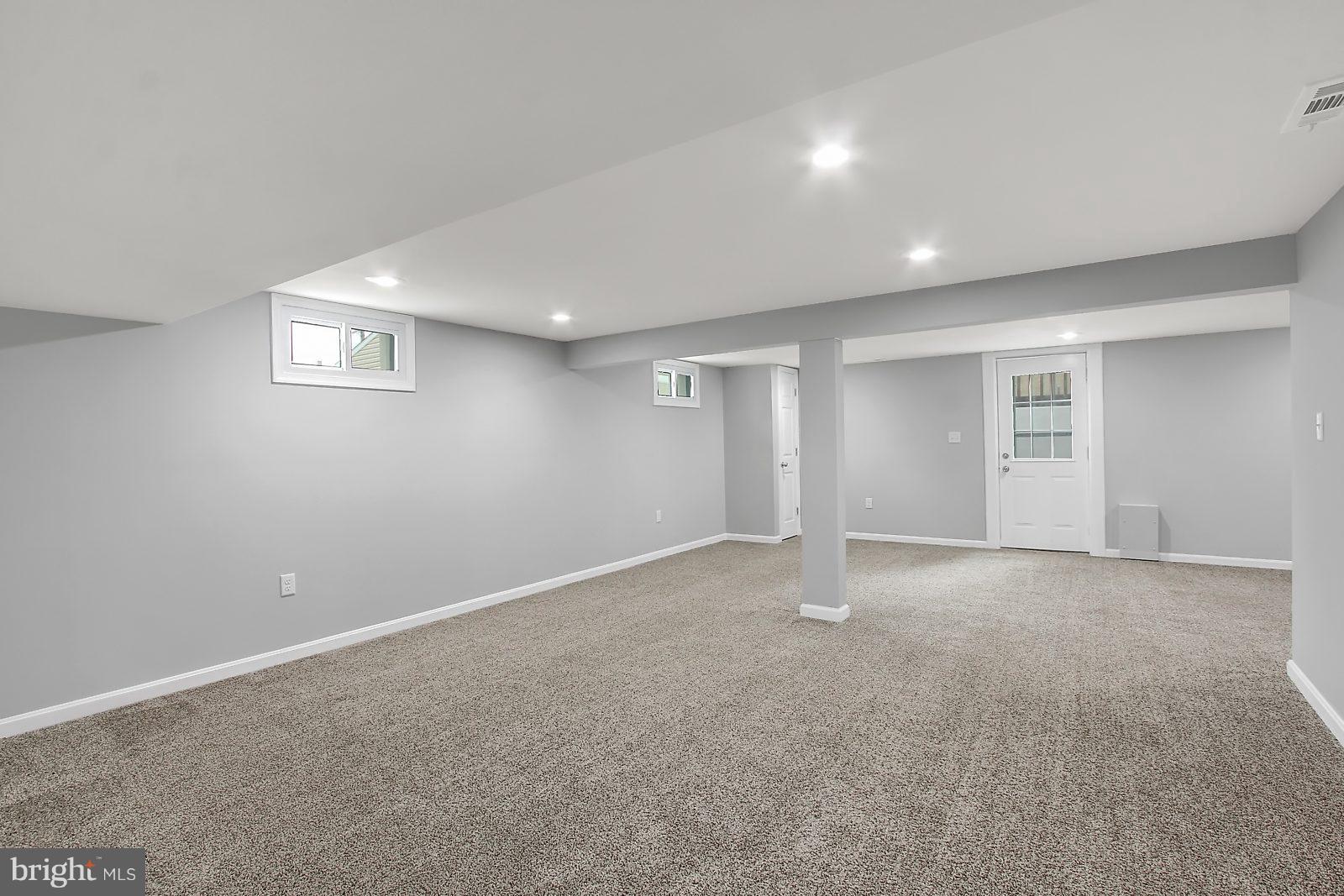 HILLCREST MANOR - Residential