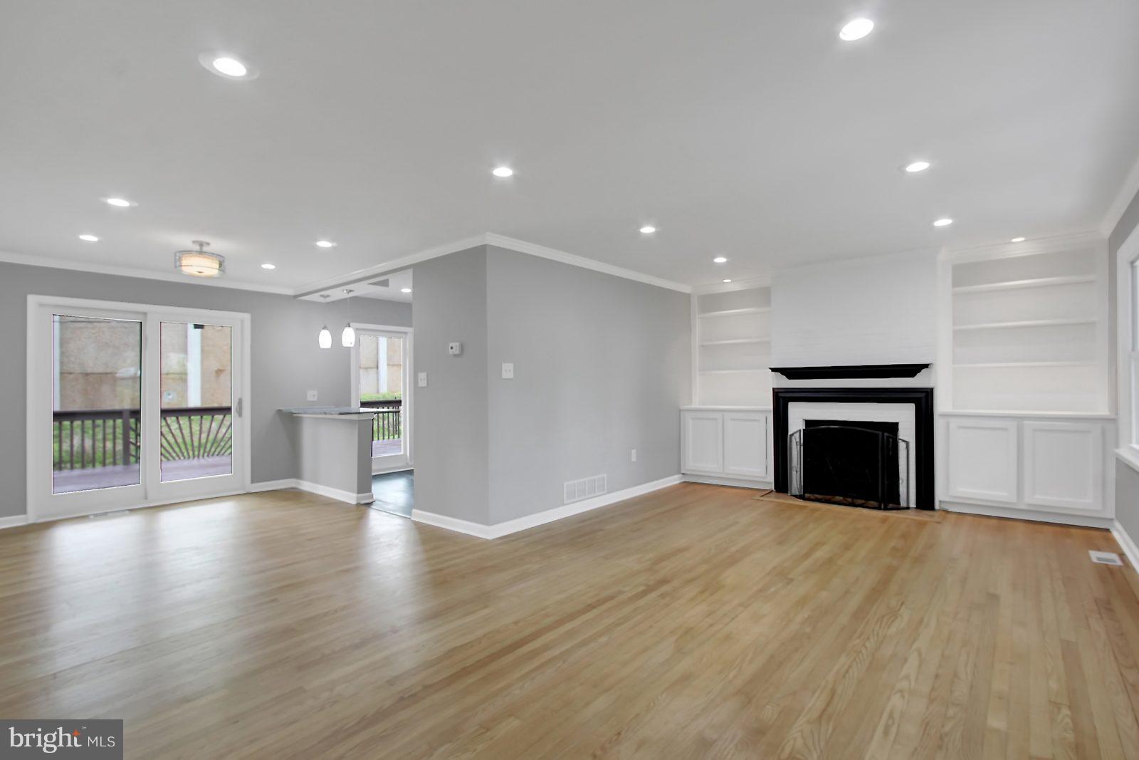 HILLCREST MANOR - Residential