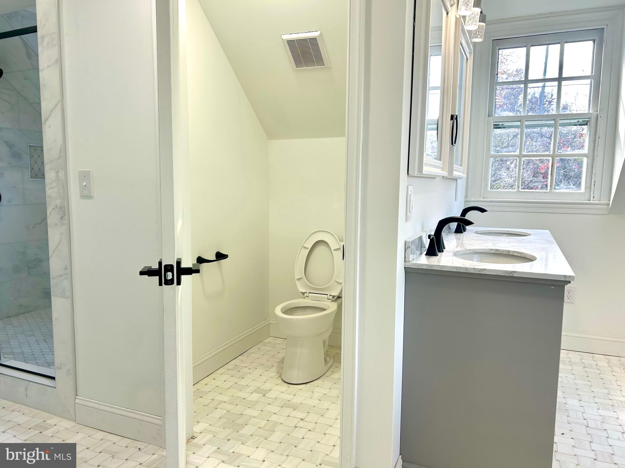 NEWTOWN SQ - Residential Lease