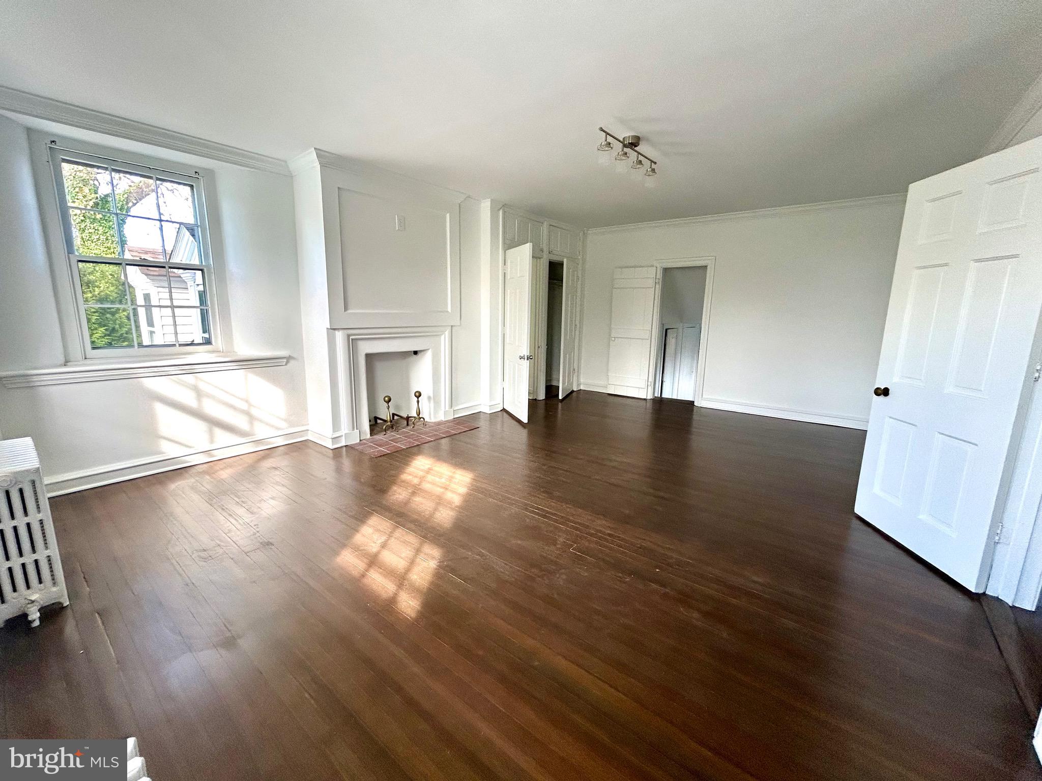 NEWTOWN SQ - Residential Lease