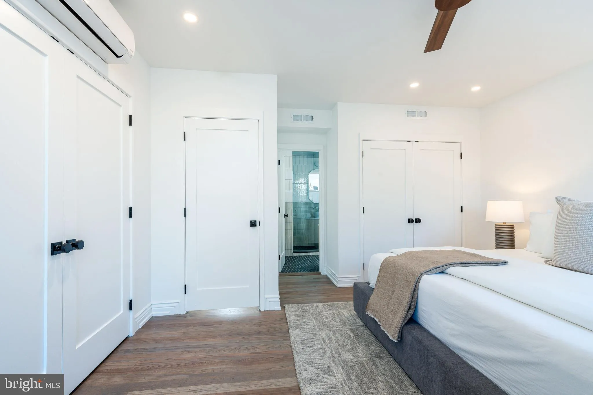 Philadelphia, Pennsylvania 19146, United States, 3 Bedrooms Bedrooms, ,3 BathroomsBathrooms,Residential,Contingent,215603