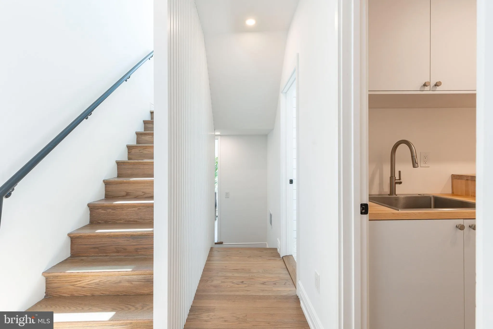 Philadelphia, Pennsylvania 19146, United States, 3 Bedrooms Bedrooms, ,3 BathroomsBathrooms,Residential,Contingent,215603